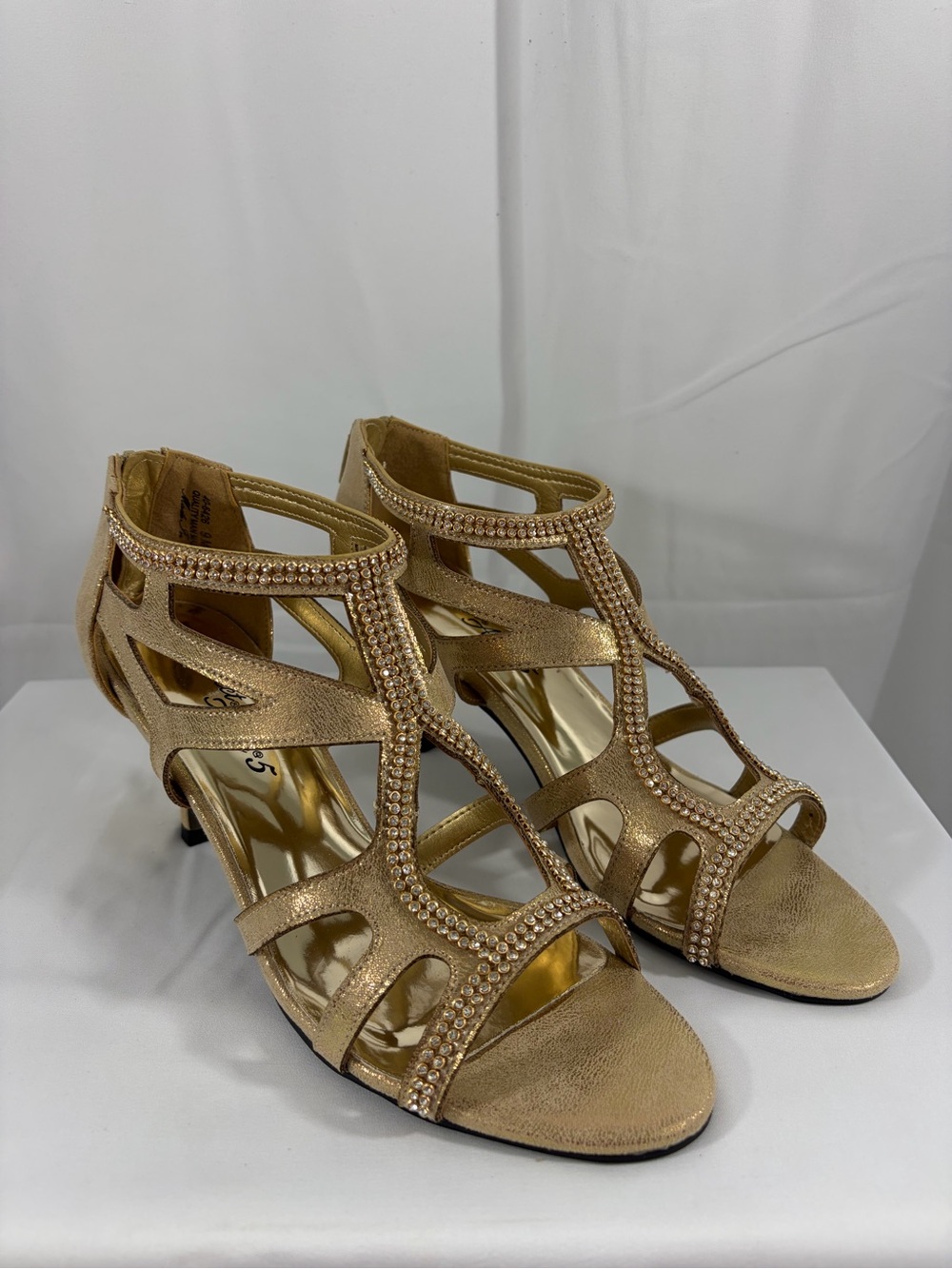 NWT Easy Street Women’s Size 9 Gold Embellished Strappy Heels